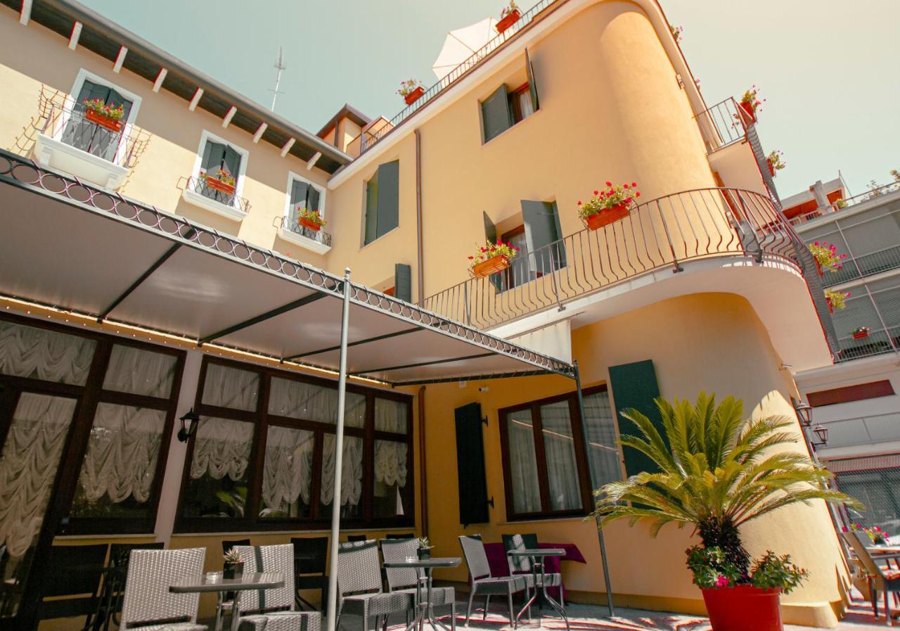 Hotel Villa Edera Lido di Venezia Exterior foto